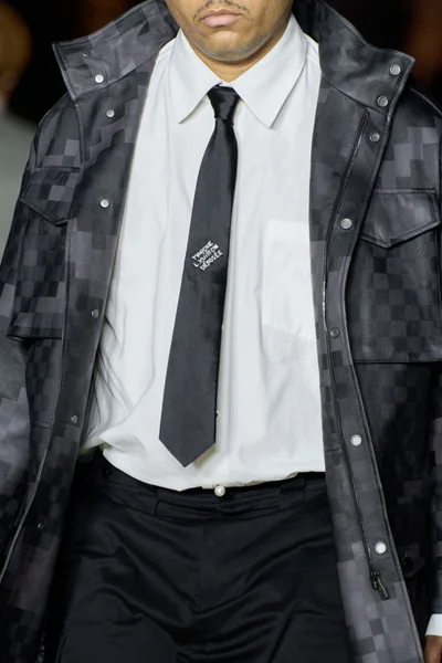 Look 17